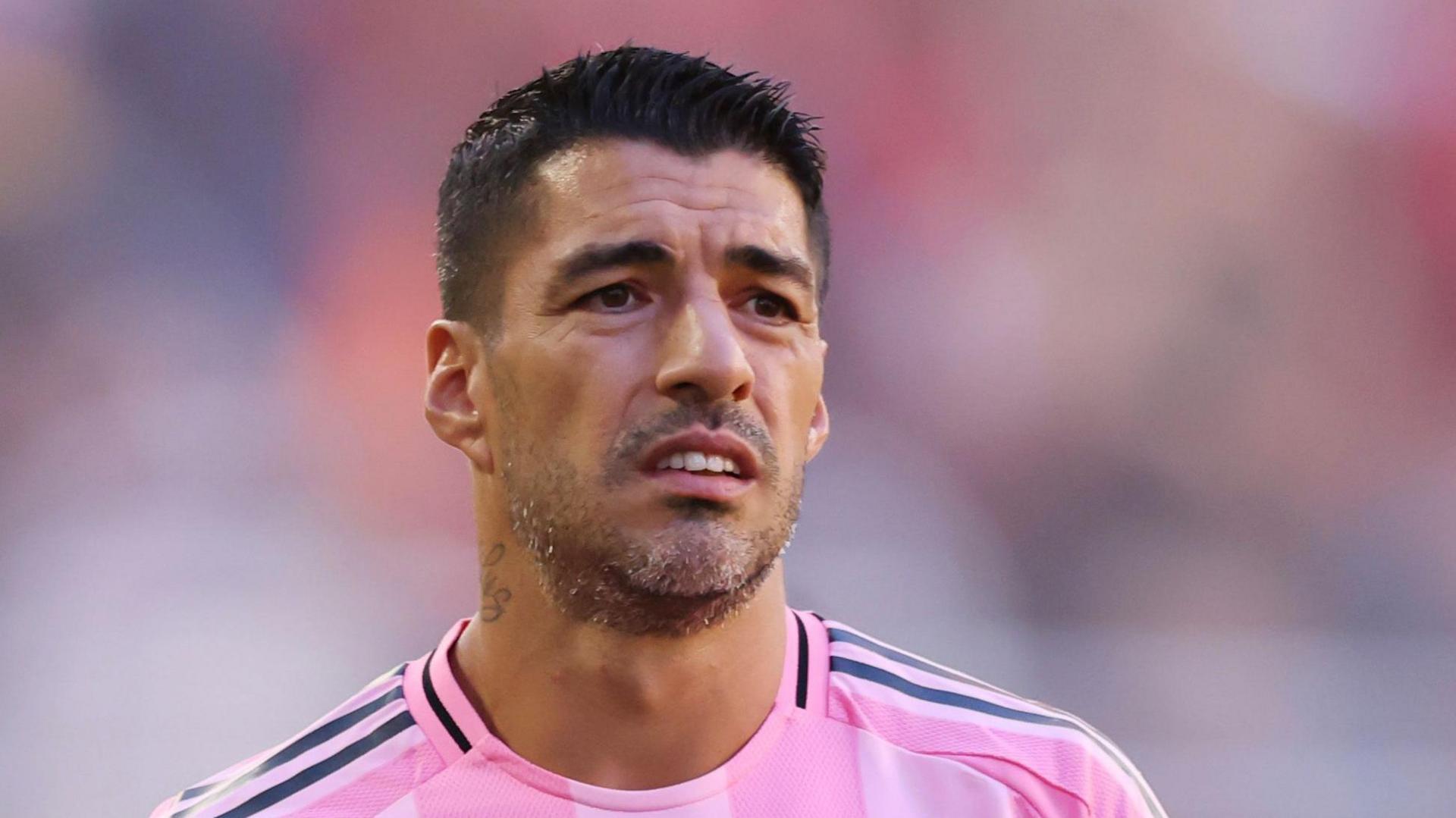 Luis Suarez suspendohet për gjashtë ndeshje moslojë