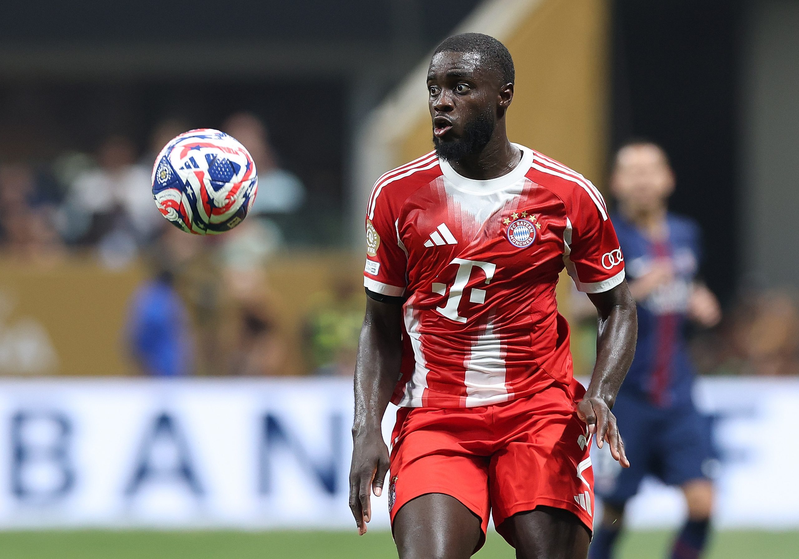 Bayern Munich synon të zgjasë kontratën me Dayot Upamecanon
