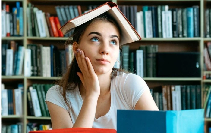 Kompleksi i inferioritetit: Si perfeksionizmi dhe pasiguria ju shtyjnë të ndiheni gjithmonë më pak