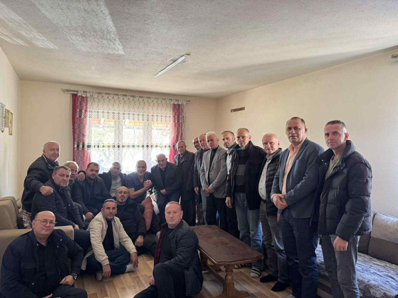 Kandidatët e PDK-së për kryetar, premtime madhore nëpër komuna