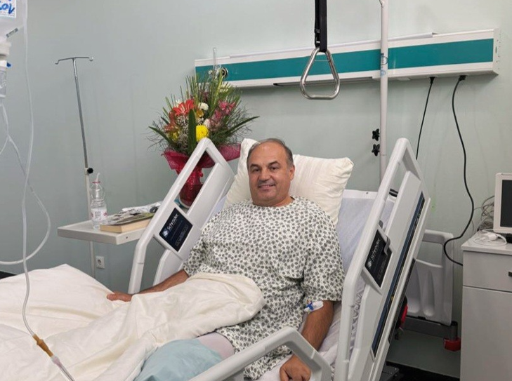 Enver Hoxhaj i nënshtrohet një operacioni urgjent