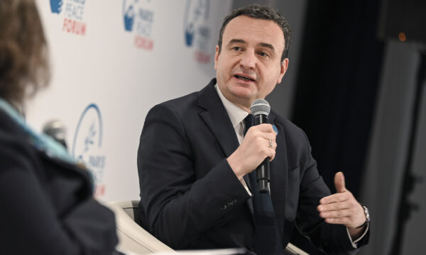 Albin Kurti në Paris flet për progres ekonomik të Kosovës