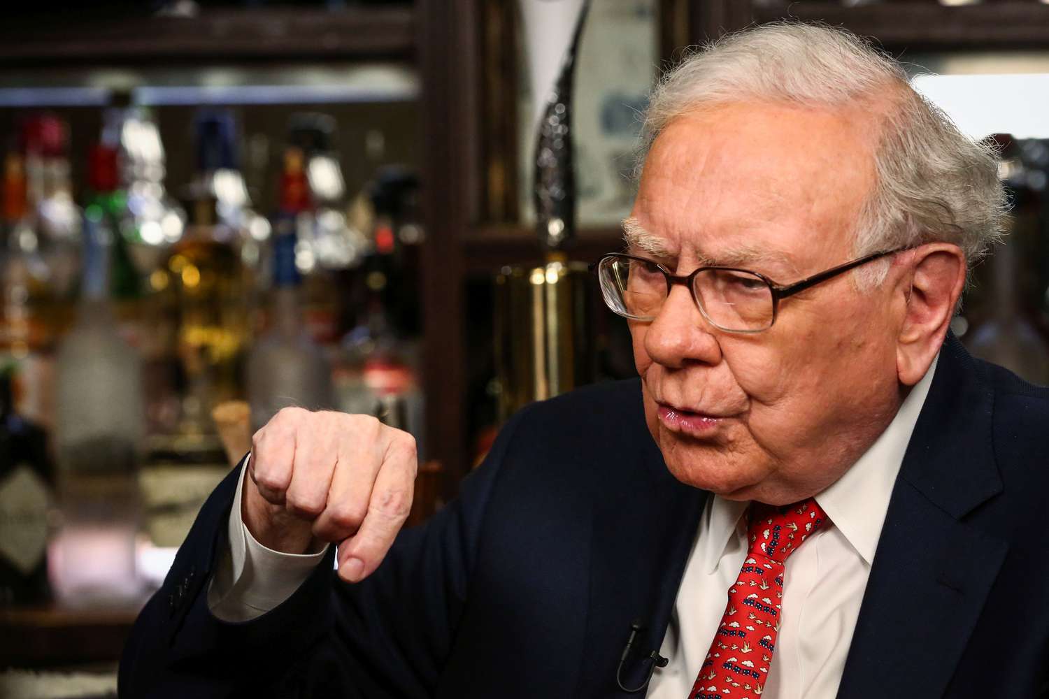 Warren Buffett dhe “sekreti i martesës”: Pritshmëri të ulëta, por dashuri e madhe