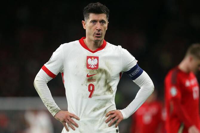 Zyrtare: Robert Lewandowski i dëmtuar, do të mungojë në El Clásico