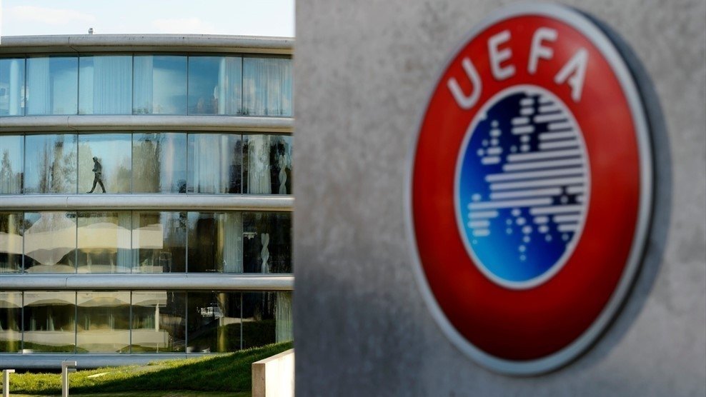 UEFA ndalon gjashtë përballje ndërkombëtare për shkak të tensioneve politike