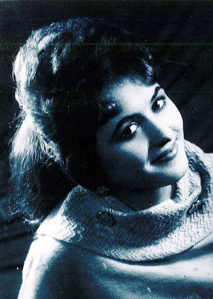 Roza Anagnosti feston 82-vjetorin, ikonë e përjetshme e artit shqiptar