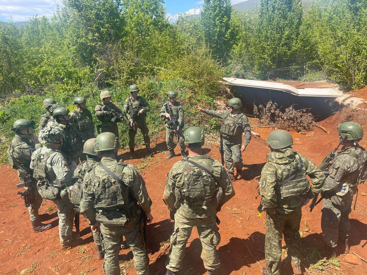 Forca e Sigurisë së Kosovës pajis njësitë e kërkim-shpëtimit me veshmbathje të reja