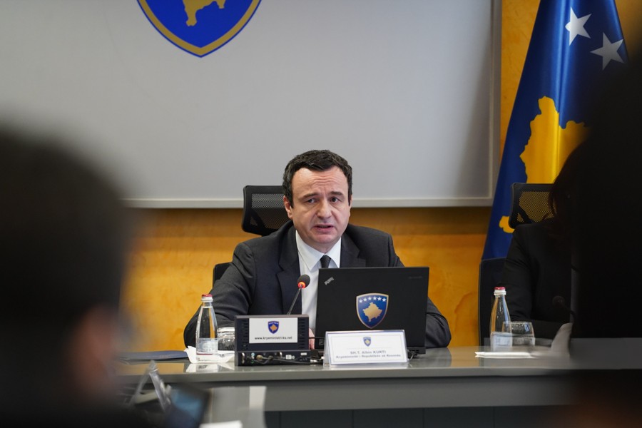 Albin Kurti: Punëtorët e sektorit publik do të marrin pagën e 13-të