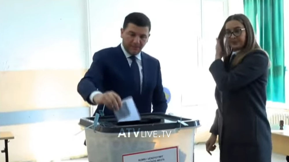 Voton Memli Krasniqi, kryetari i PDK-së