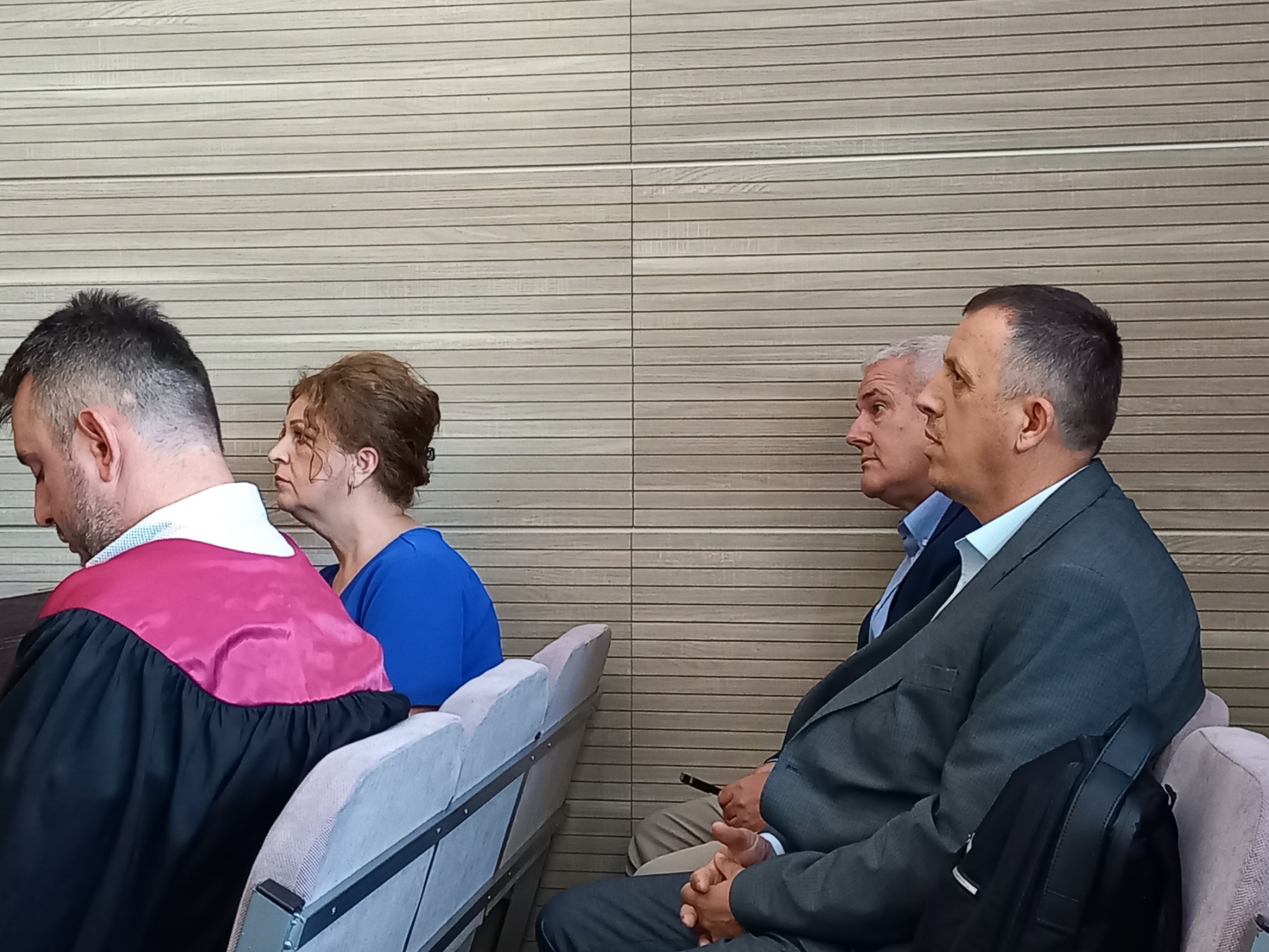 Gjyqtari paralajmëron pjesëtarët e VV-së: Urdhërarrest dhe paraburgim nëse mungojnë në seancën për gazin lotsjellës