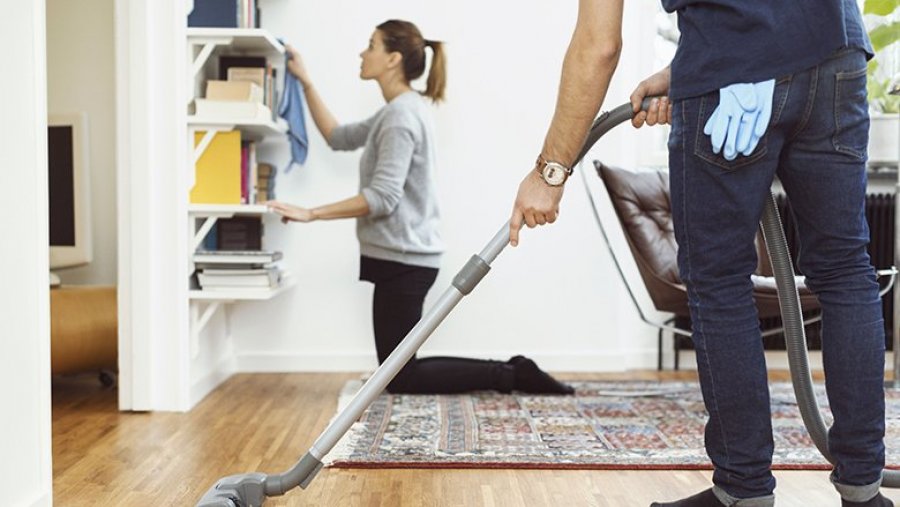 Pastrimi i shtëpisë, terapia që s’e dinim se na duhej