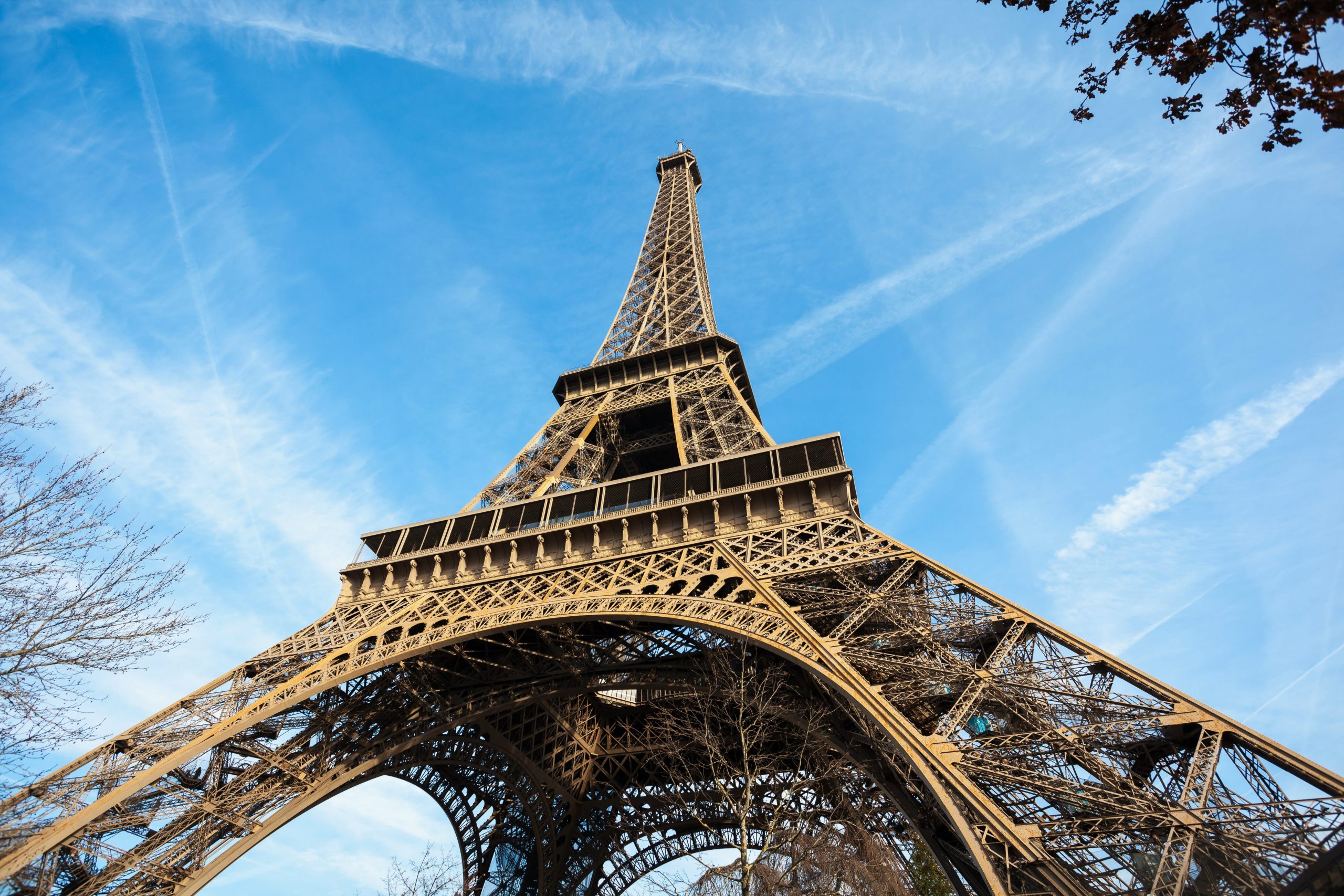 Kulla Eiffel ndryshon lartësinë sipas temperaturës