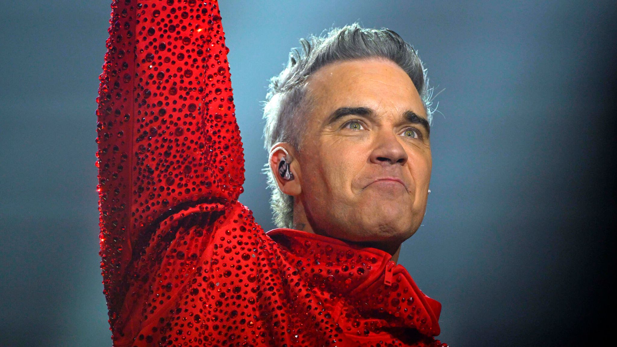 Robbie Williams rikthehet me turneun “Long 90’s Tour”