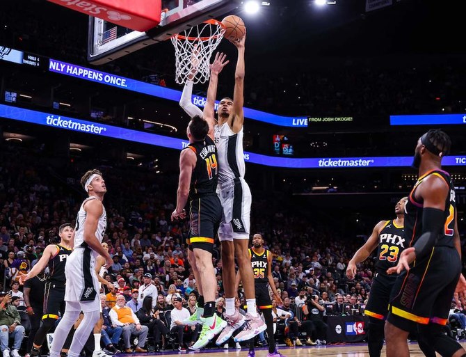 Spektakël në NBA: Wembanyama shkëlqen, debutim historik në Philadelphia dhe fitore dramatike për Suns