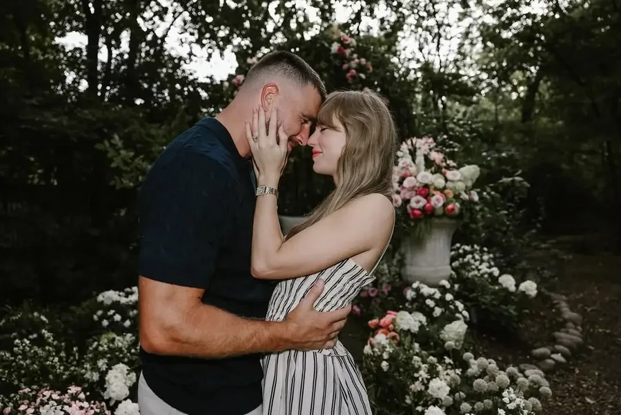 Taylor Swift zbulon shoqërueset e dasmës një emër që askush s’e priste!