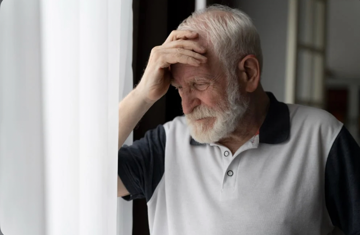 Pse Alzheimeri fshin kujtimet e të dashurve?
