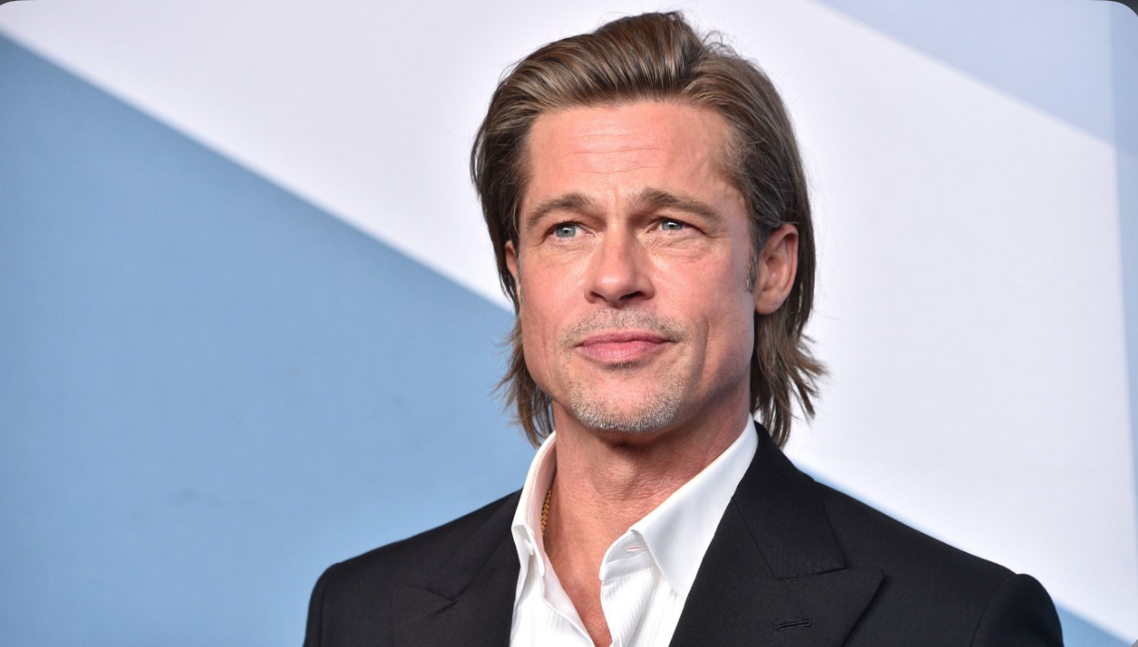 Një pensioniste u josh nga një ‘Brad Pitt i rremë’, i pagoi pothuajse 100,000 dollarë dhe e priti në një dhomë hoteli për javë të tëra