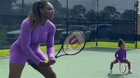 Reket i vogël, ëndrra të mëdha – Serena Williams krenohet për aftësitë në tenis të vajzës 2-vjeçare