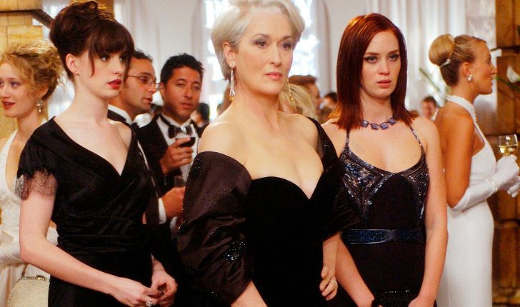 “The Devil Wears Prada 2” vjen pas 20 vitesh: Meryl Streep, Anne Hathaway dhe Emily Blunt rikthehen në pistën e modës