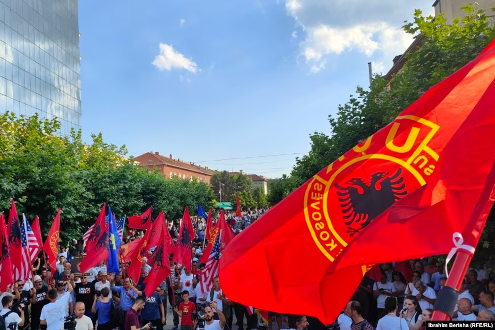 Rreth 6 mijë protestues pritet të marrin pjesë në protestën e OVL-UÇK-së në Strasburg