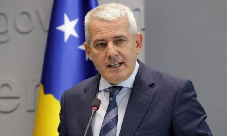 Dallavere në ministrinë e Sveçlës me lejeqëndrimet për të huaj, arrestohen tre zyrtarë të MPB-së