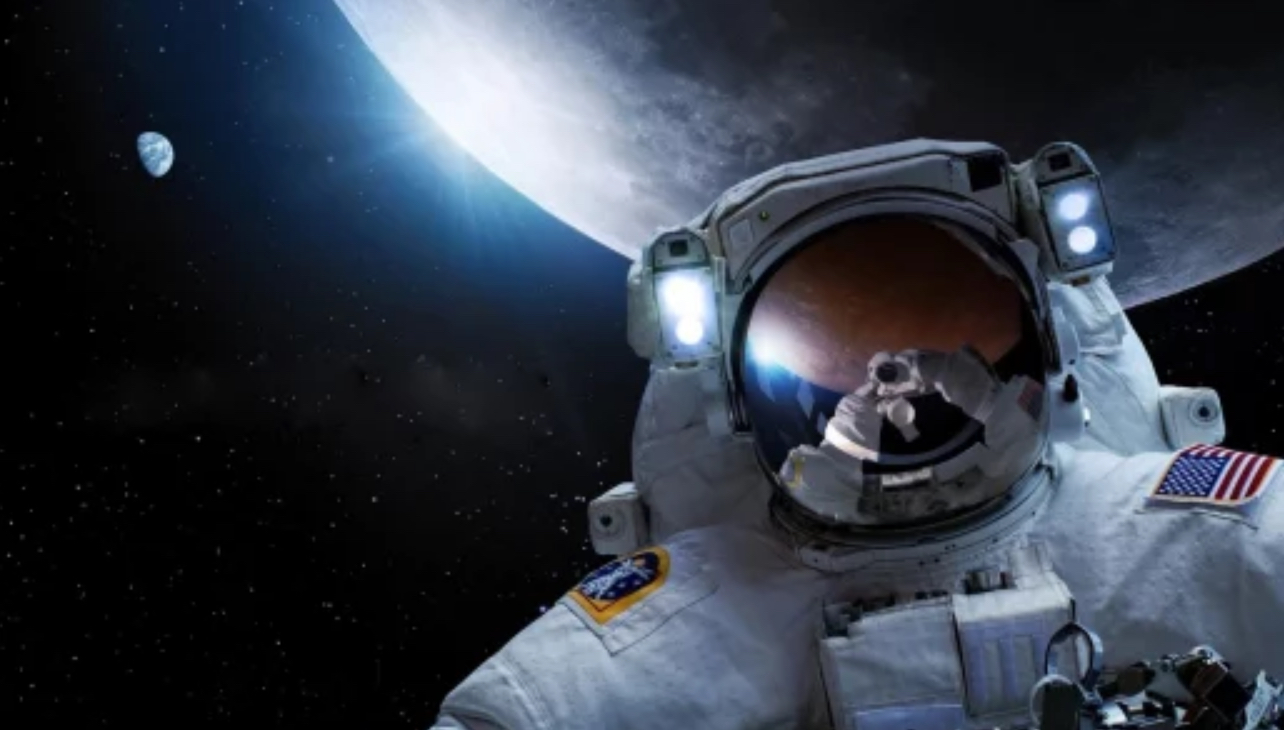 NASA po fton njerëzit nga e gjithë bota të dërgojnë emrat e tyre në Hënë