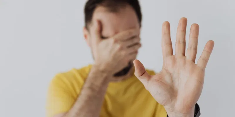 Heshtja si mjet ndëshkimi, “The Silent Treatment” një fenomen psikologjik alarmues