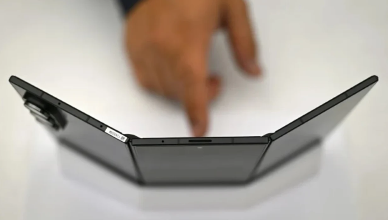 Samsung zbulon telefonin e parë ‘me palosje të shumëfishtë’