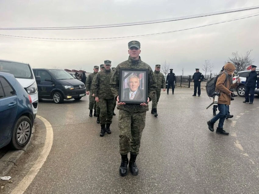 Iu dha lamtumira e fundit me ceremoni shtetërore, ish kryekuvendarit Nexhat Daci