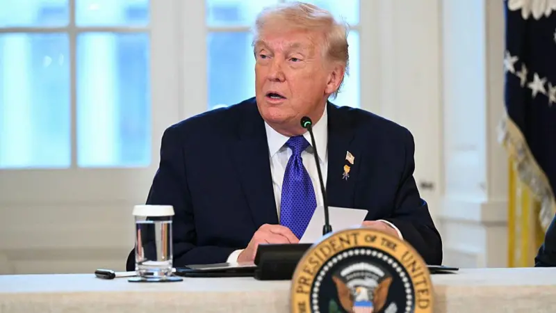 Trump me opsione ushtarake ‘shumë të forta’, ndërsa qindra vriten në protestat e Iranit