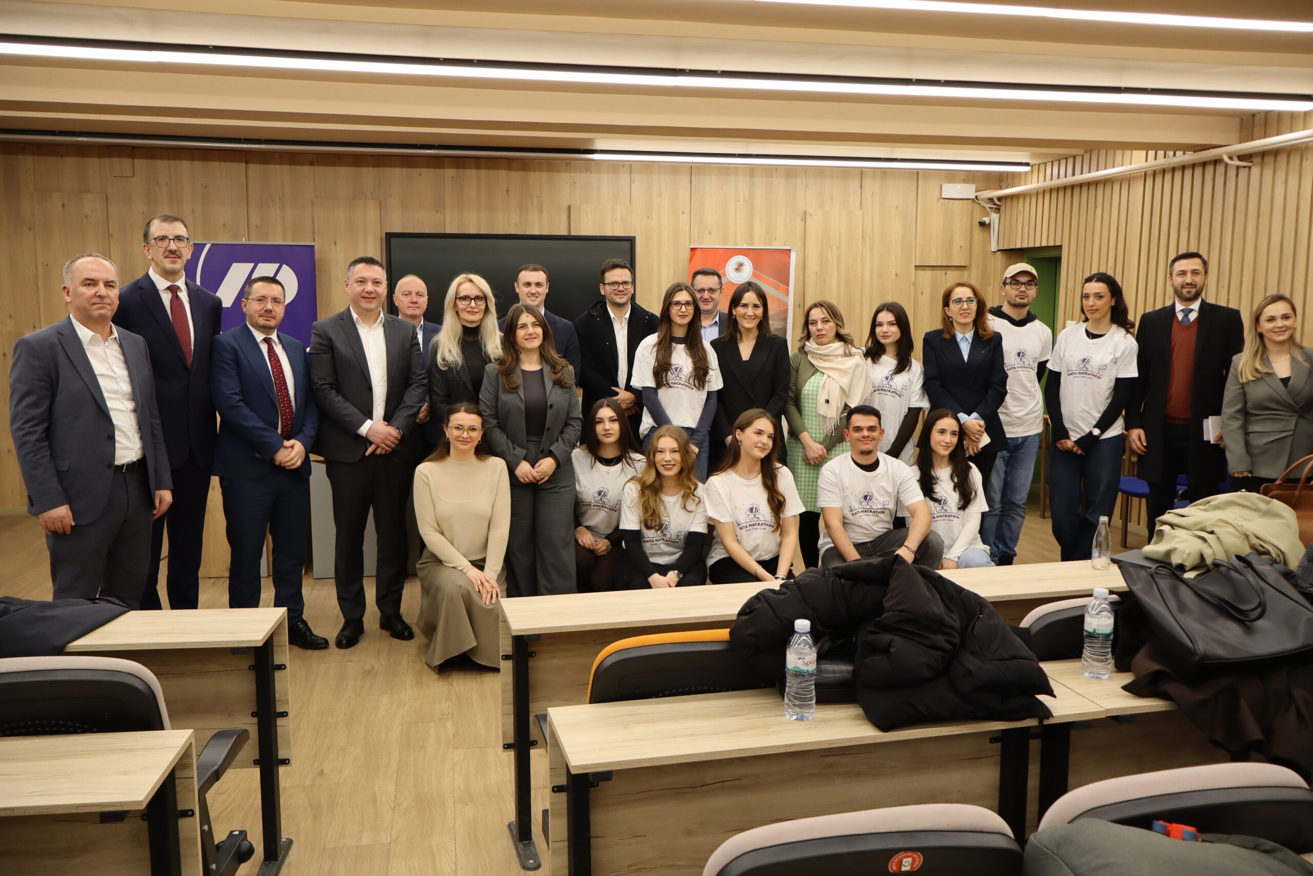 NLB Banka dhe Universiteti i Prishtinës hapin zyrtarisht Data Hackathon 2026