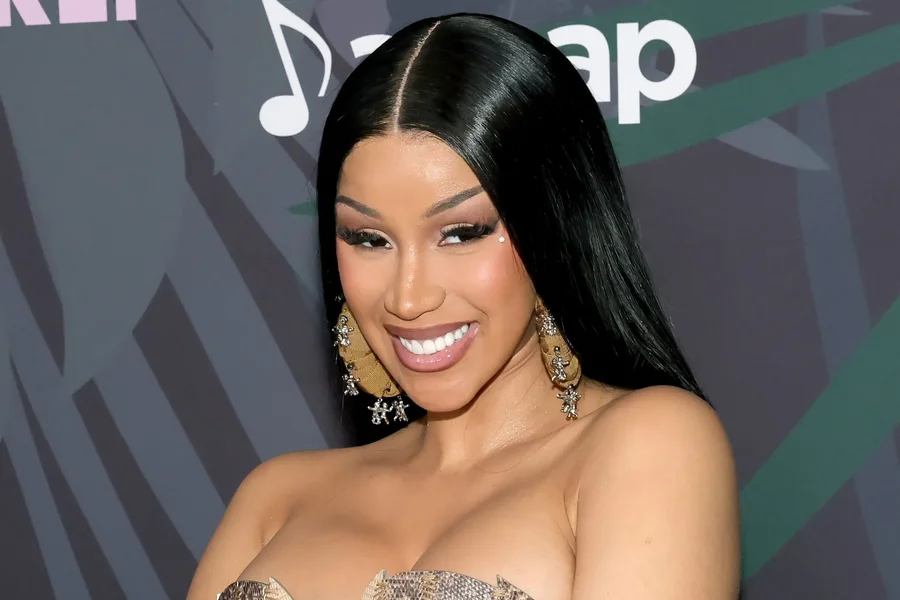 Cardi B dhe Stefon Diggs ngrenë dyshimet për fejesë: “Në agjendë, ndoshta” para Super Bowl