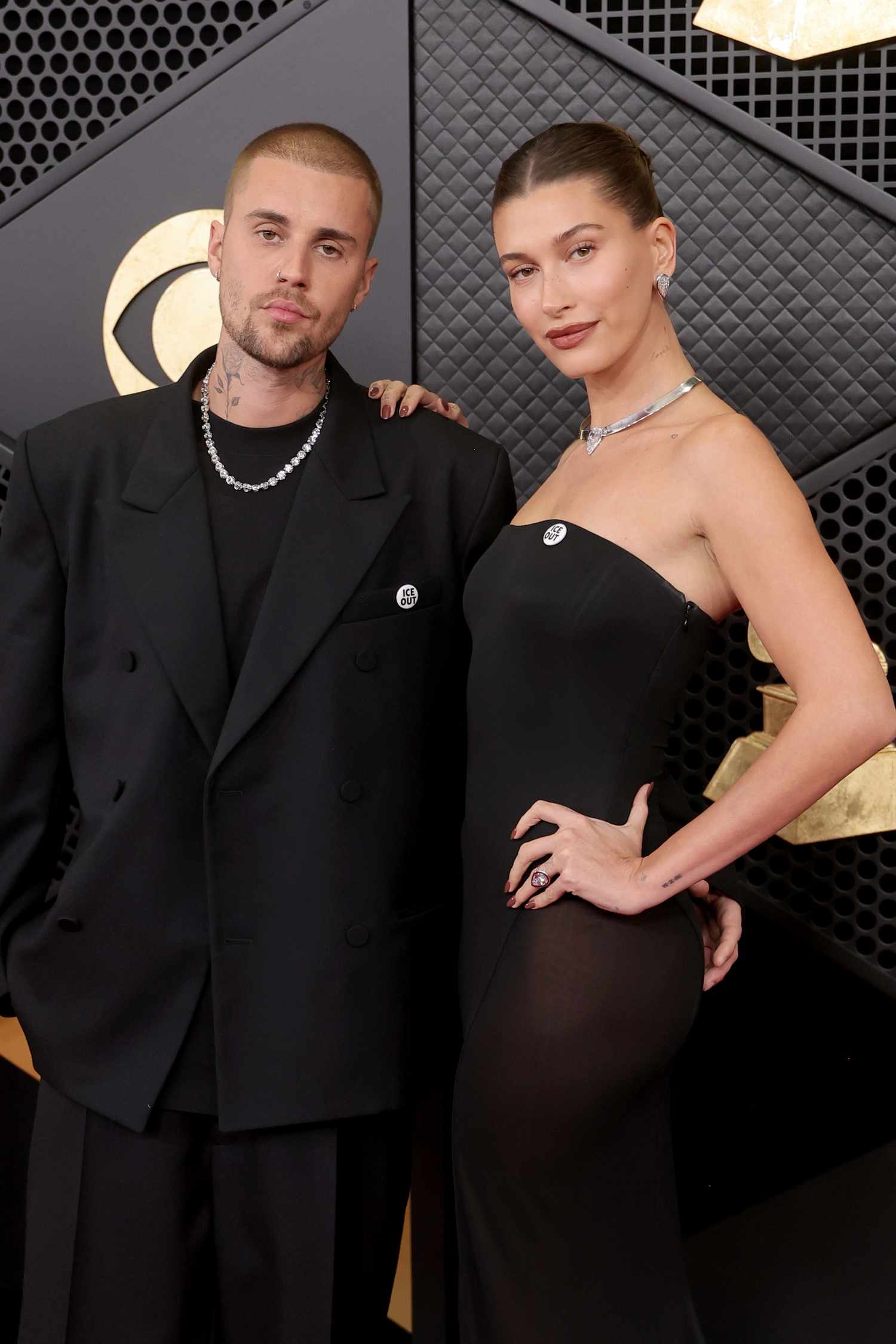 Hailey Bieber “Vjedh Vëmendjen” në Festën Pas Grammy‑ve ndërsa Justin Shfaqet me Tatuazhin e Ri për Të