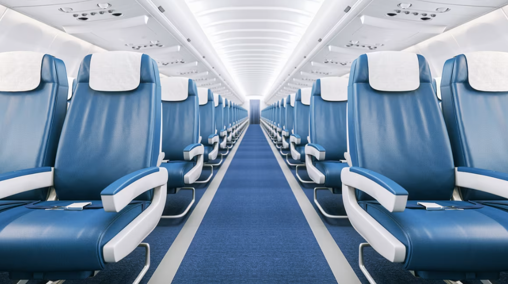 Pse sediljet e aeroplanëve janë pothuajse gjithmonë blu?