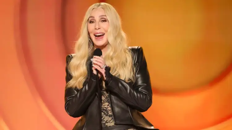 Cher shkakton konfuzion në Grammy, shpall gabimisht Luther Vandross si fitues të një çmimi