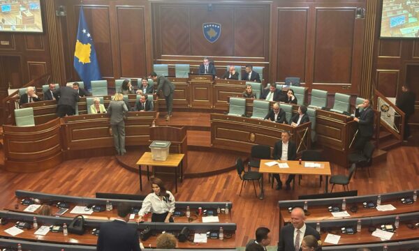 Mbyllet seanca për presidentin, Haxhiu do ta vazhdojnë nesër në orën 10:00