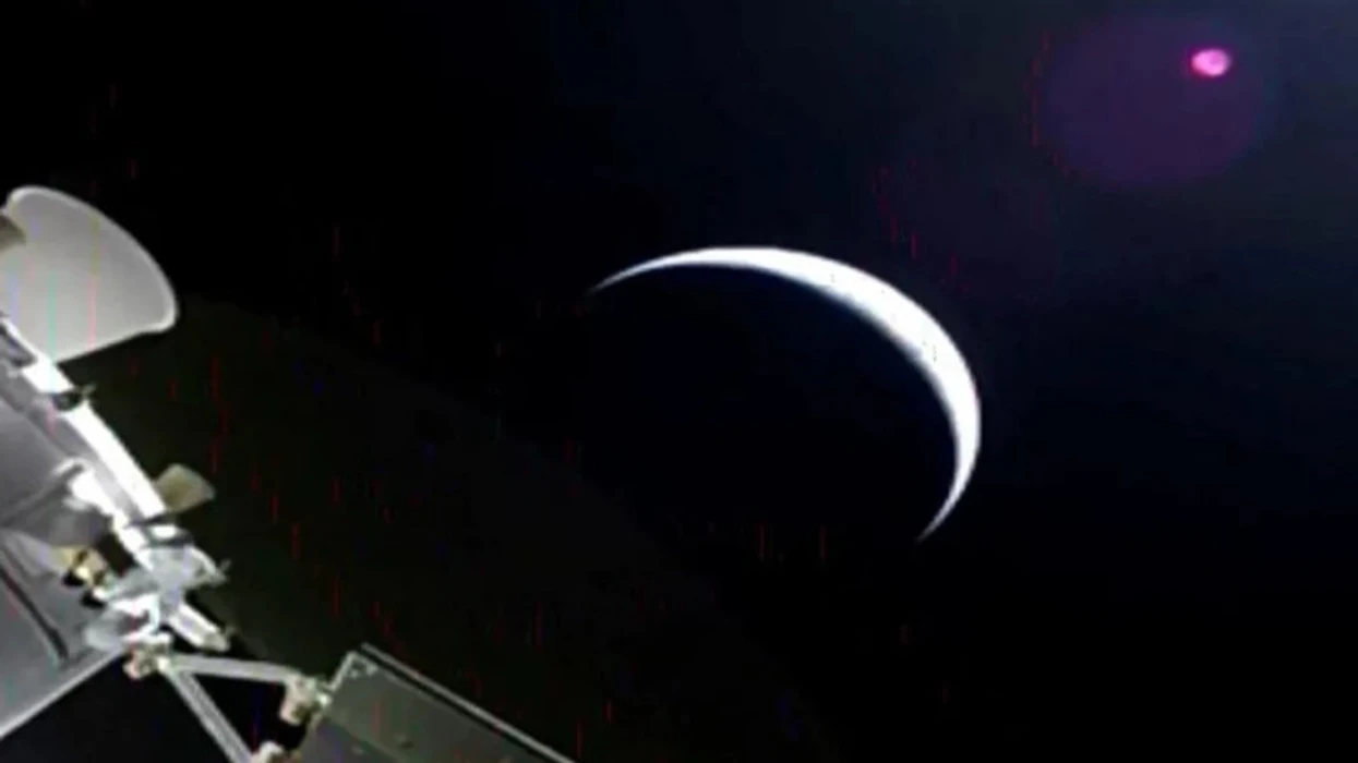 Artemis II largohet nga orbita e Tokës