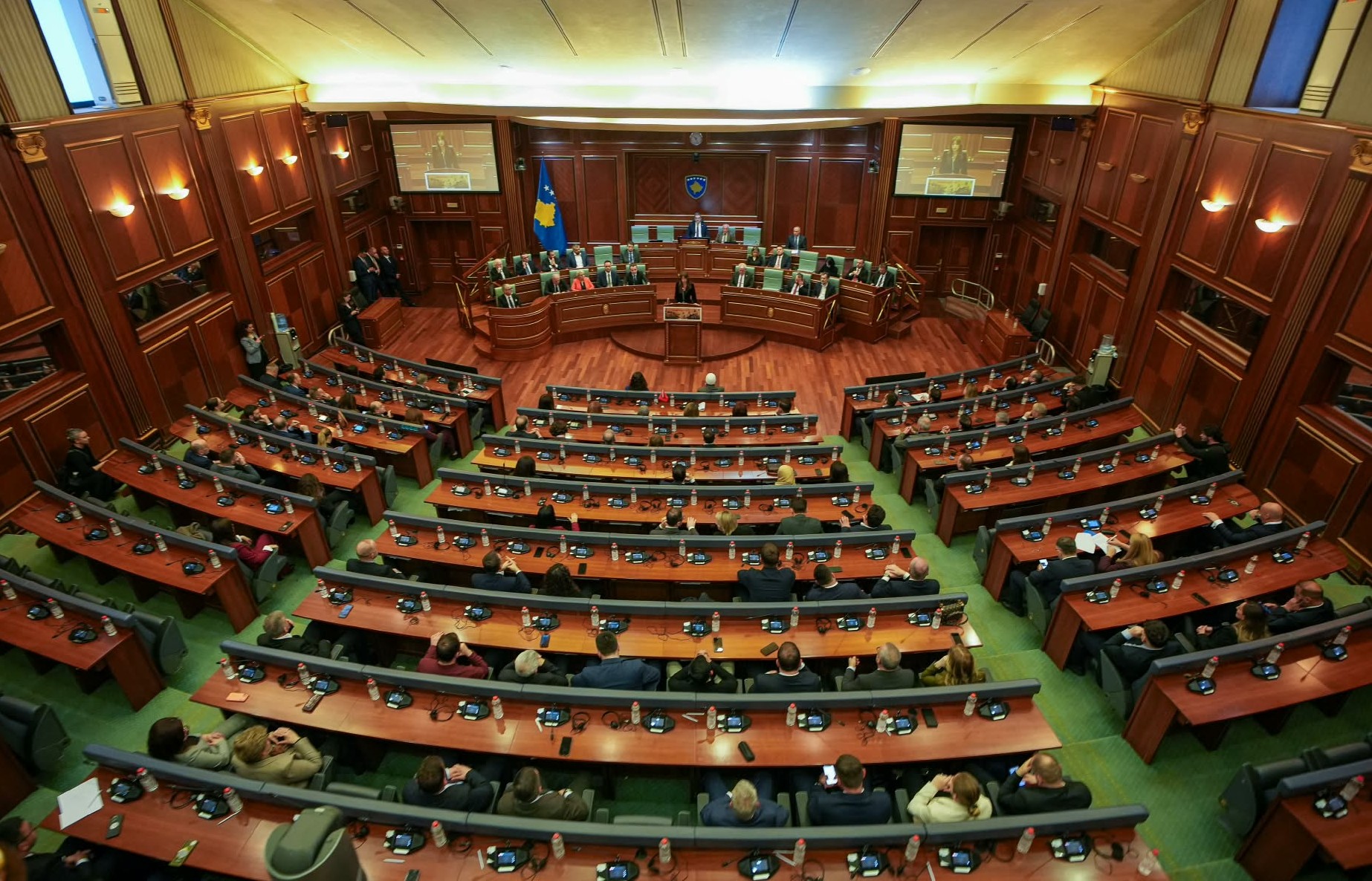 Ngërçi i gjatë: 550 ditë e veç 15 për qind punë për Kuvendin e Kosovës
