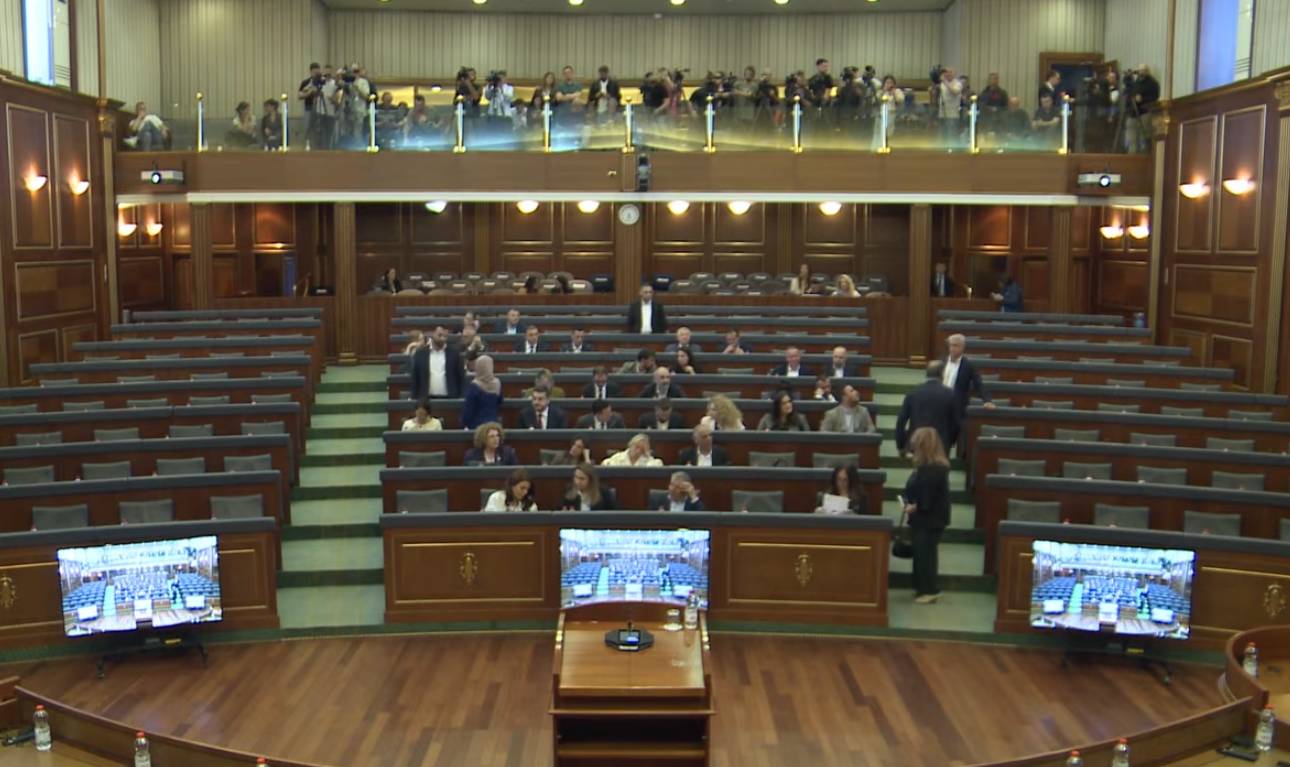 Nis seanca për Presidentin, opozita e bojkoton