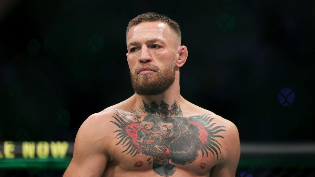 Conor McGregor rikthehet në UFC-Përballet me Max Holloway pas shumë vitesh