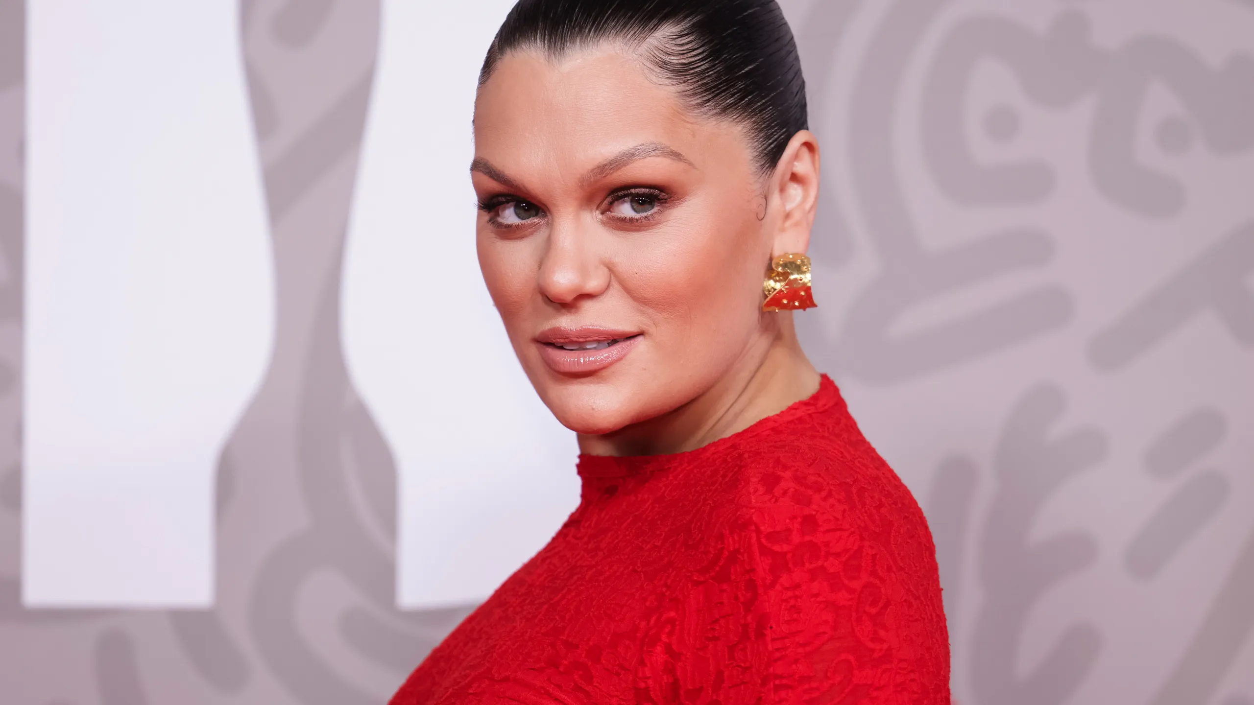 Jessie J jep lajmin e madh, fiton betejën me kancerin e gjirit
