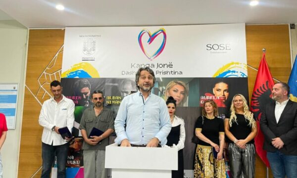 Prishtina bashkon artistët shqiptarë në koncertin “Kanga Jonë – Dashni nga Prishtina”