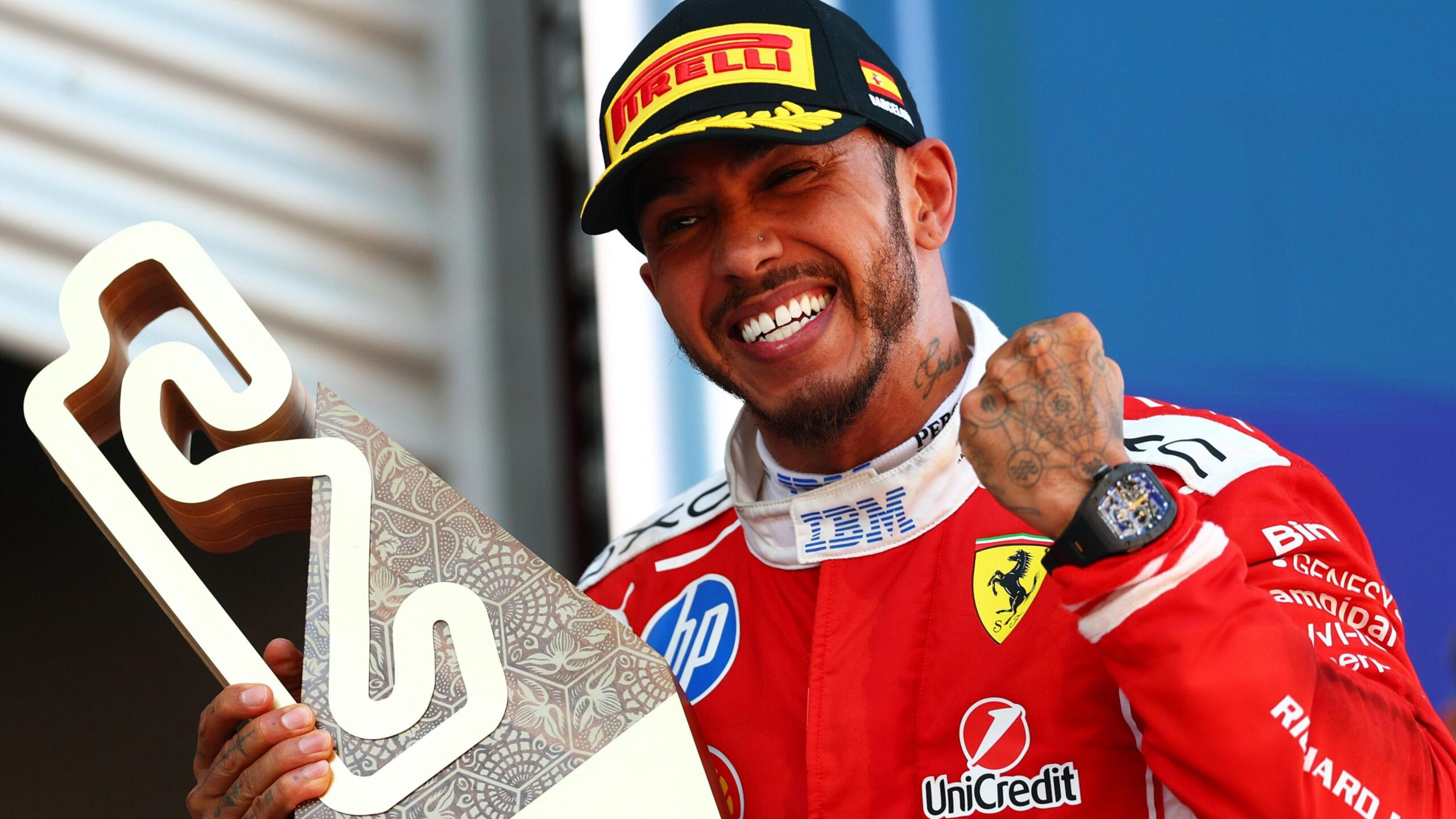Hamilton feston fitoren e parë me Ferrarin, Wolff e shpall favorit për titullin