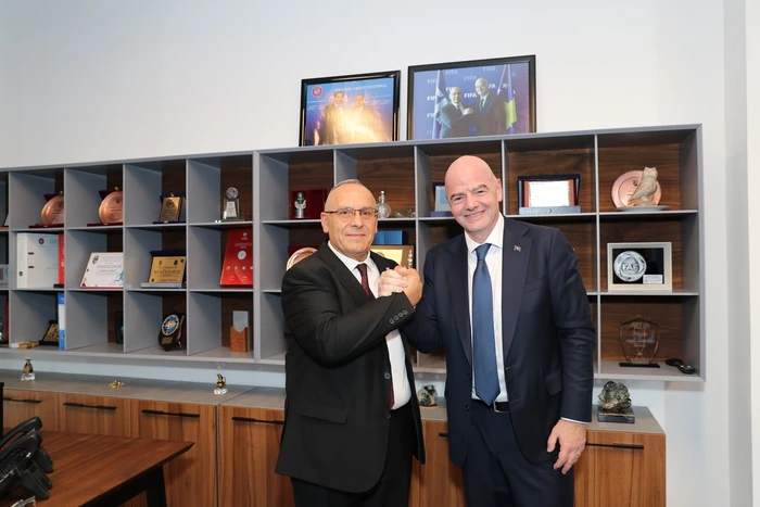 Me ftesë të Infantinos, Ademi do të ndjekë nga afër Botërorin 2026