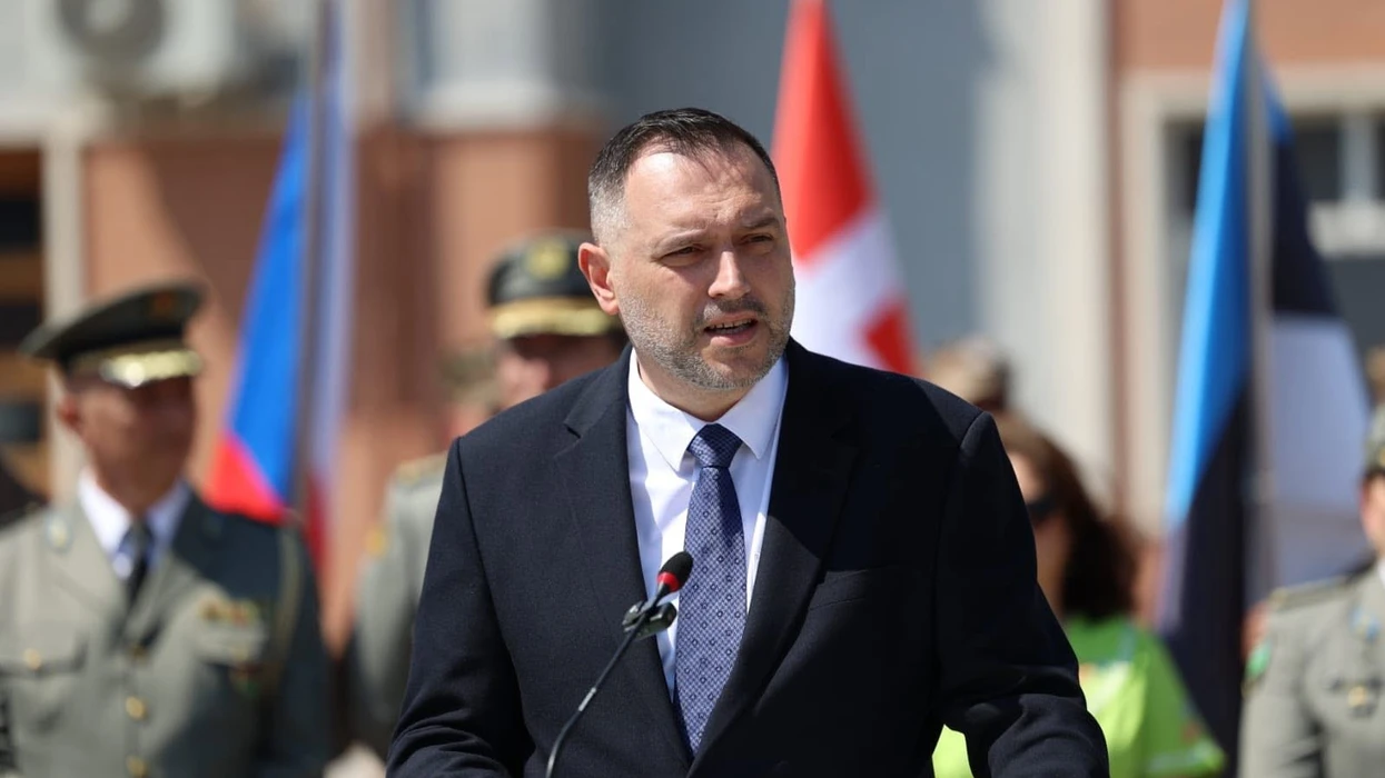 Reagon ministri i Mbrojtjes së Shqipërisë: Turp i madh të flitet në emër të UÇK-së për përfitime politike