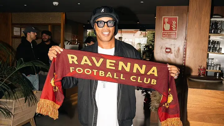Ronaldinho rikthehet në futboll, legjenda braziliane nis aventurën e re te Ravenna