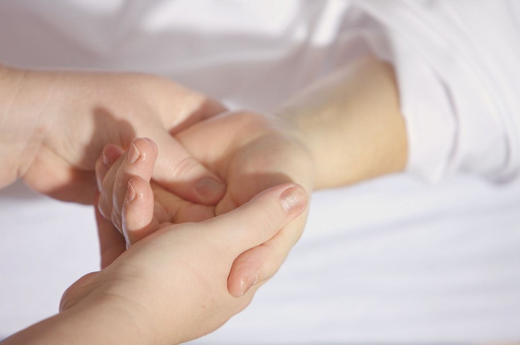 Mungesa e vitaminës B12: Simptomat që nuk duhen neglizhuar