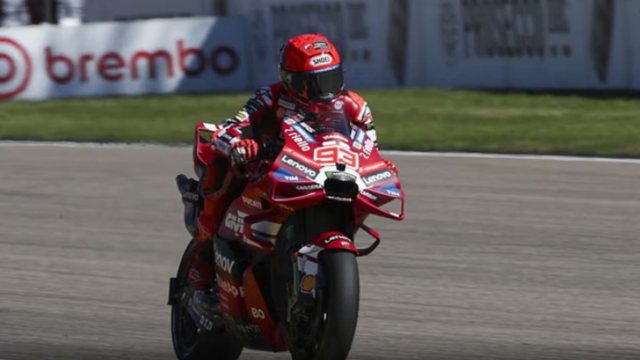 Marc Marquez dominon në Sachsenring, siguron pole position me kohë rekord