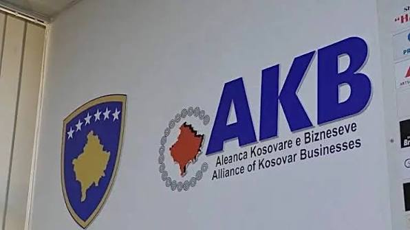 AKB: Mungesa e dialogut politik po e thellon krizën dhe po frenon investimet