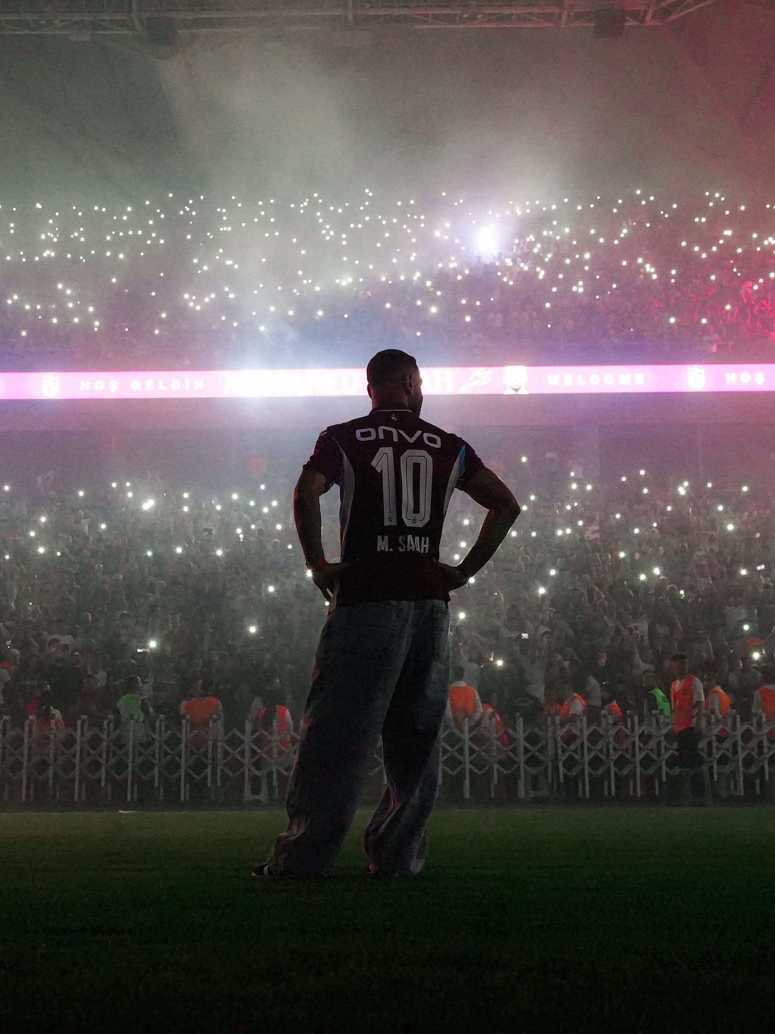 Spektakël në Trabzon! Mohamed Salah prezantohet par 41 mijë tifozëve